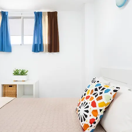 Comodoro * 洛斯克里斯蒂亚诺斯