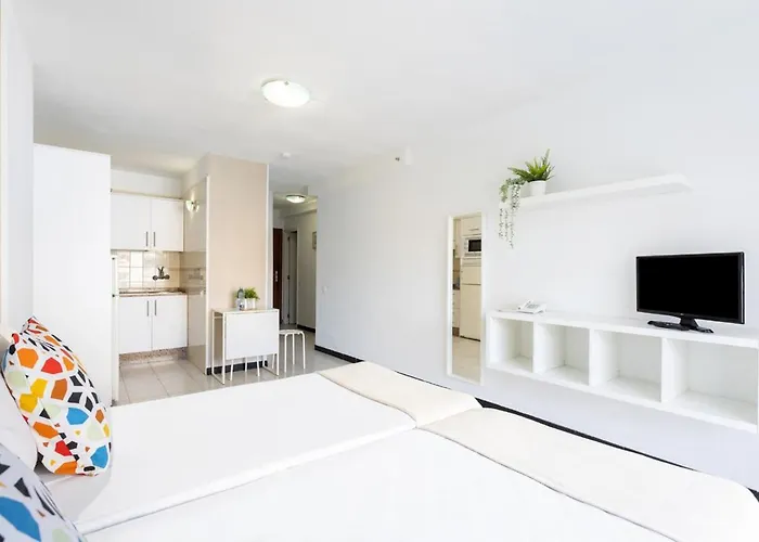 Comodoro * Los Cristianos (Tenerife)